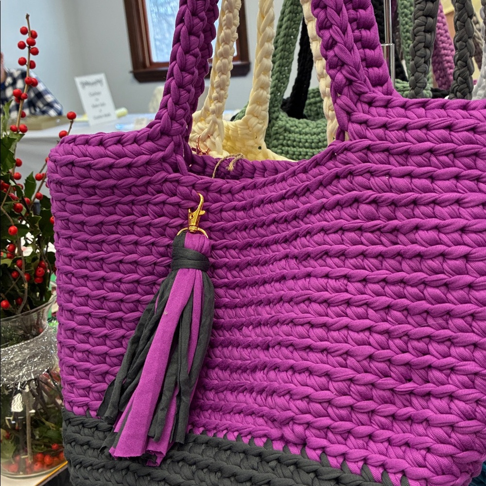 Handcrafted Tassel Tote Bag - Picture 7 of 8